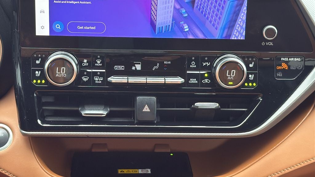 2025 Toyota Highlander Hybrid Platinum