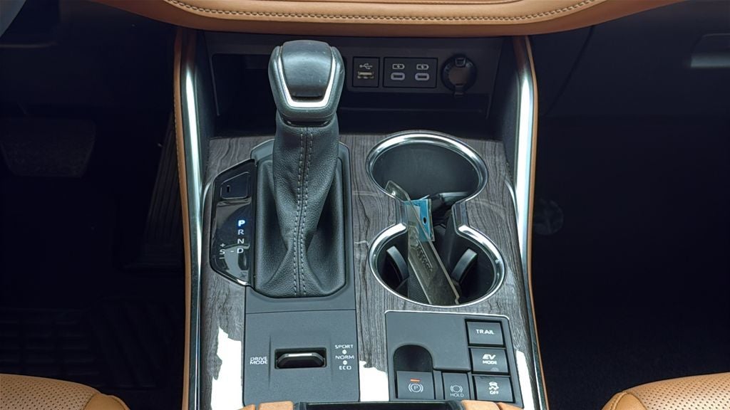 2025 Toyota Highlander Hybrid Platinum