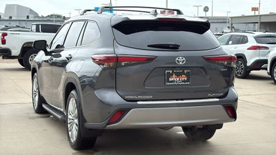 2025 Toyota Highlander Hybrid Platinum