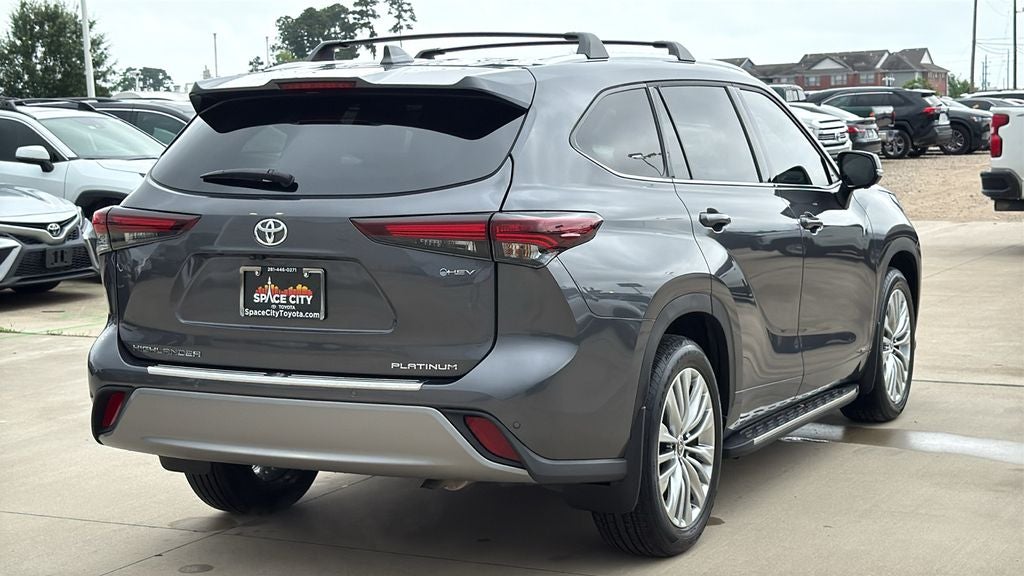 2025 Toyota Highlander Hybrid Platinum