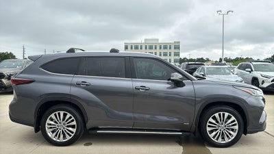 2025 Toyota Highlander Hybrid Platinum