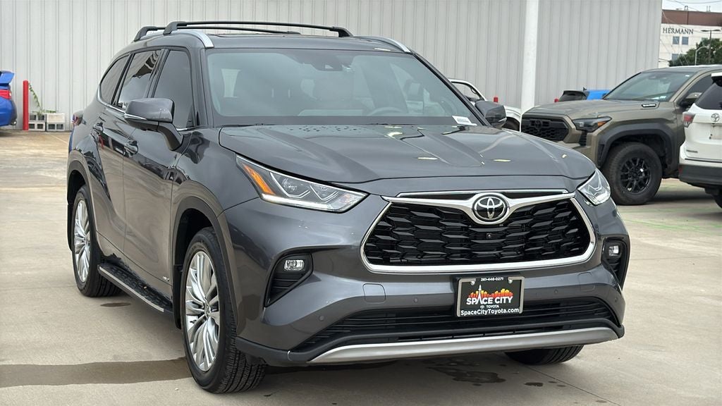2025 Toyota Highlander Hybrid Platinum