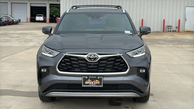2025 Toyota Highlander Hybrid Platinum