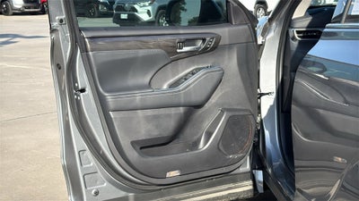 2025 Toyota Highlander Hybrid Hybrid Platinum