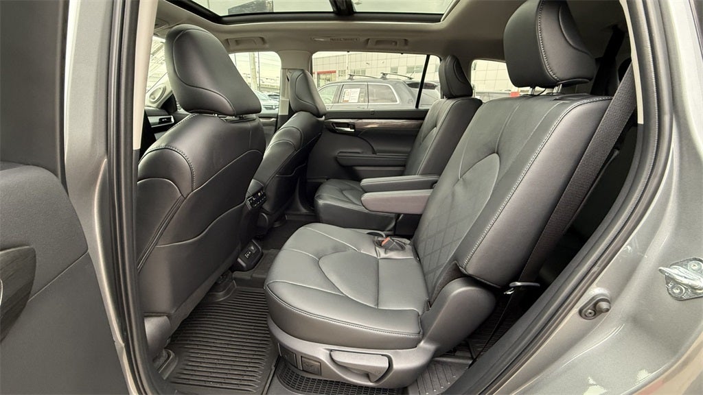 2025 Toyota Highlander Hybrid Hybrid Platinum
