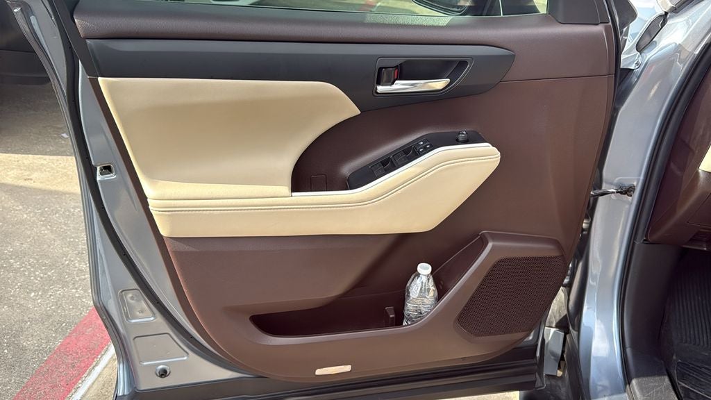 2021 Toyota HIGHLANDER XLE