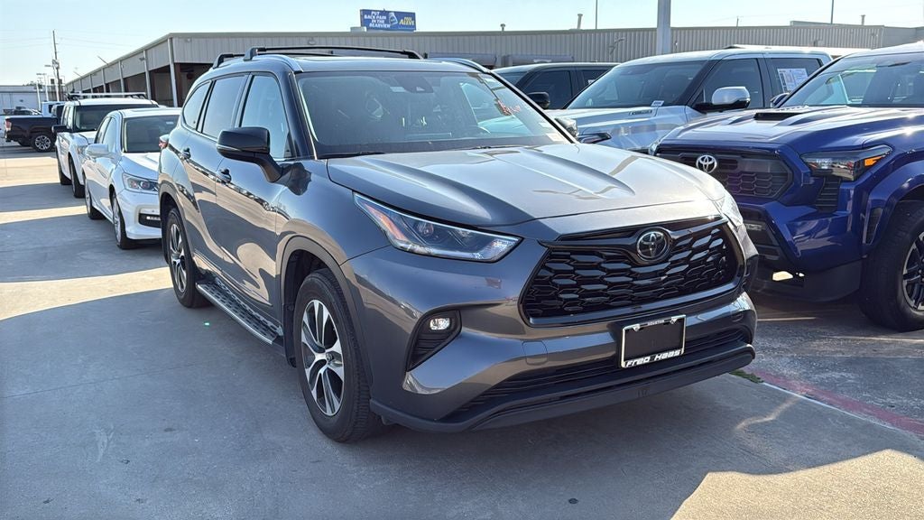 2021 Toyota HIGHLANDER XLE