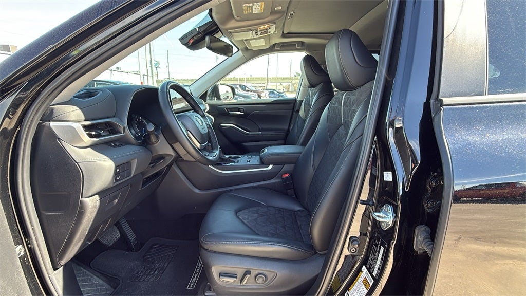 2024 Toyota HIGHLANDER HEV XLE