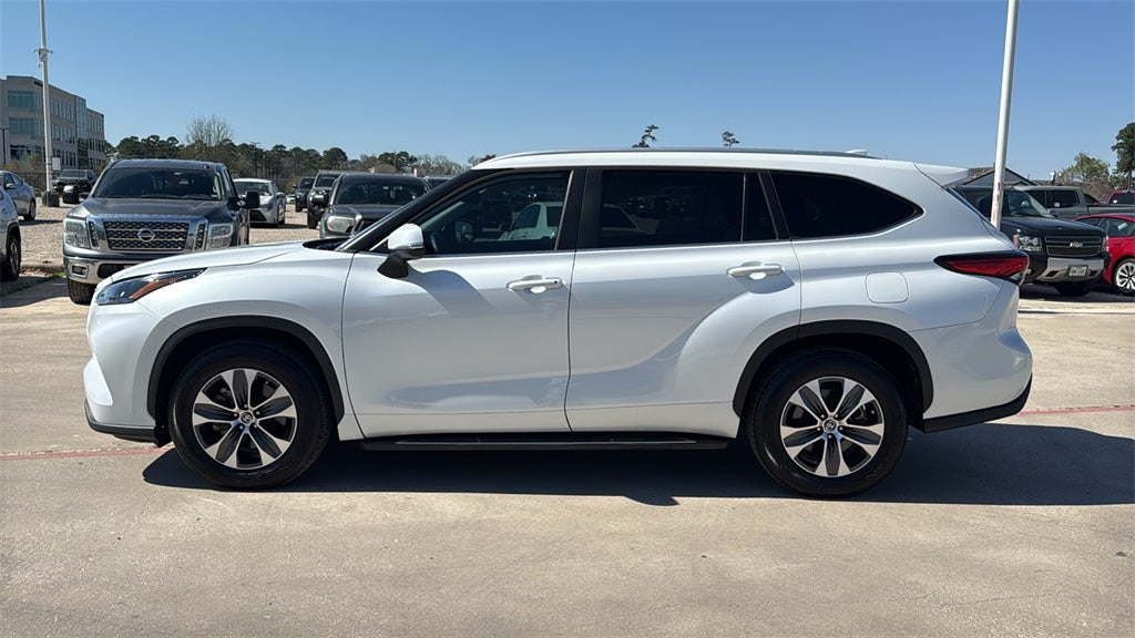 2023 Toyota HIGHLANDER XLE