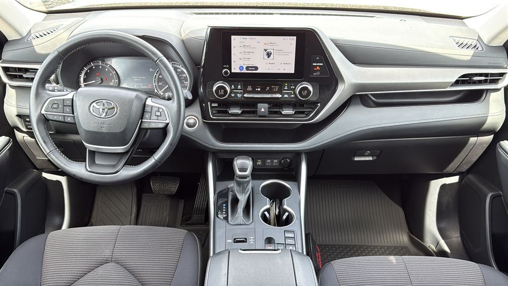 2025 Toyota HIGHLANDER LE