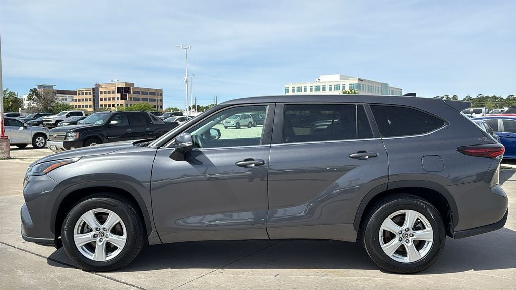 2025 Toyota HIGHLANDER LE