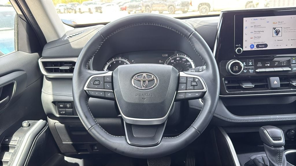 2025 Toyota HIGHLANDER LE