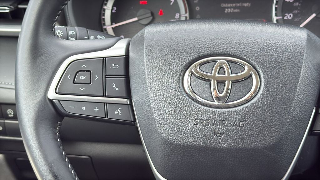 2025 Toyota HIGHLANDER LE