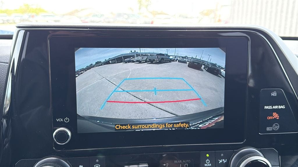 2025 Toyota HIGHLANDER LE