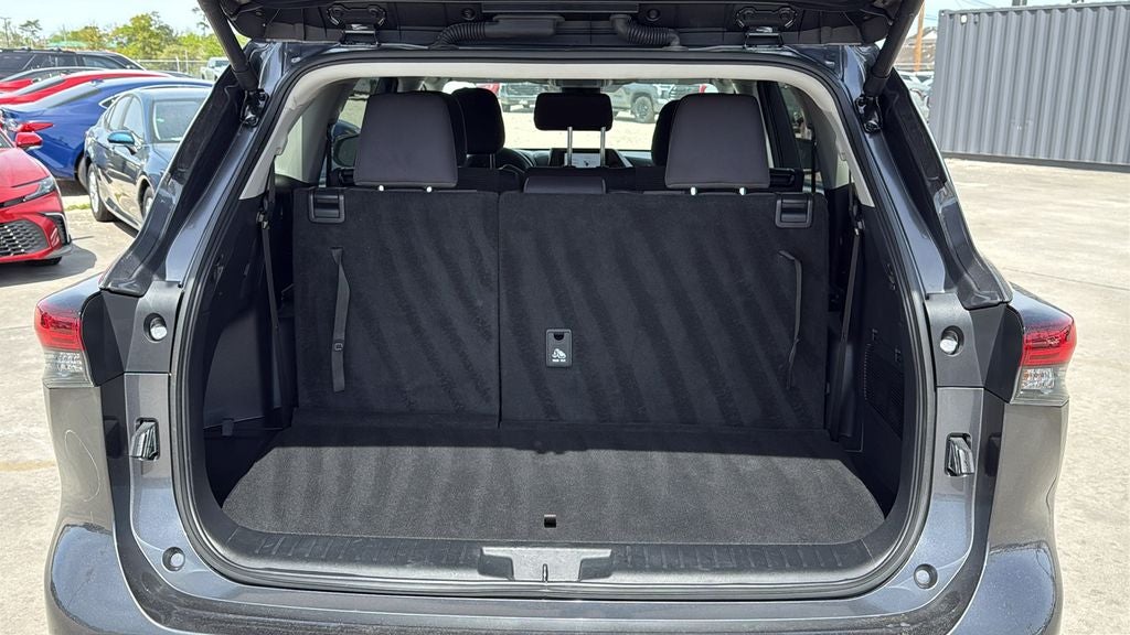 2025 Toyota HIGHLANDER LE