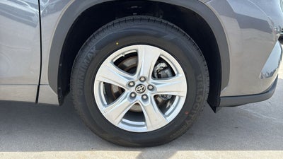 2025 Toyota HIGHLANDER LE