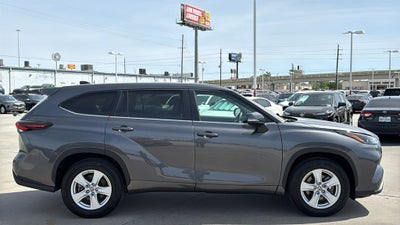 2025 Toyota HIGHLANDER LE