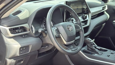 2025 Toyota HIGHLANDER LE