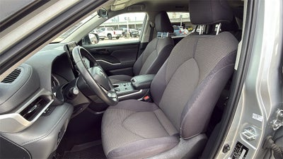 2024 Toyota HIGHLANDER LE