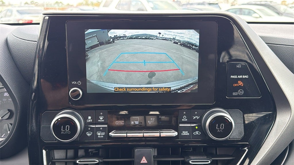 2024 Toyota HIGHLANDER LE