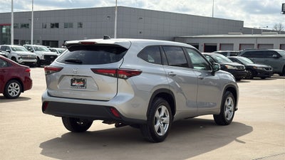 2024 Toyota HIGHLANDER LE