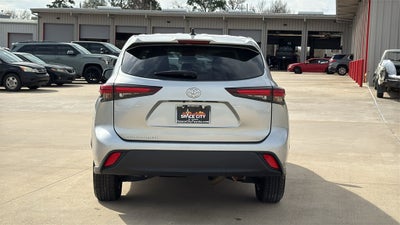 2024 Toyota HIGHLANDER LE