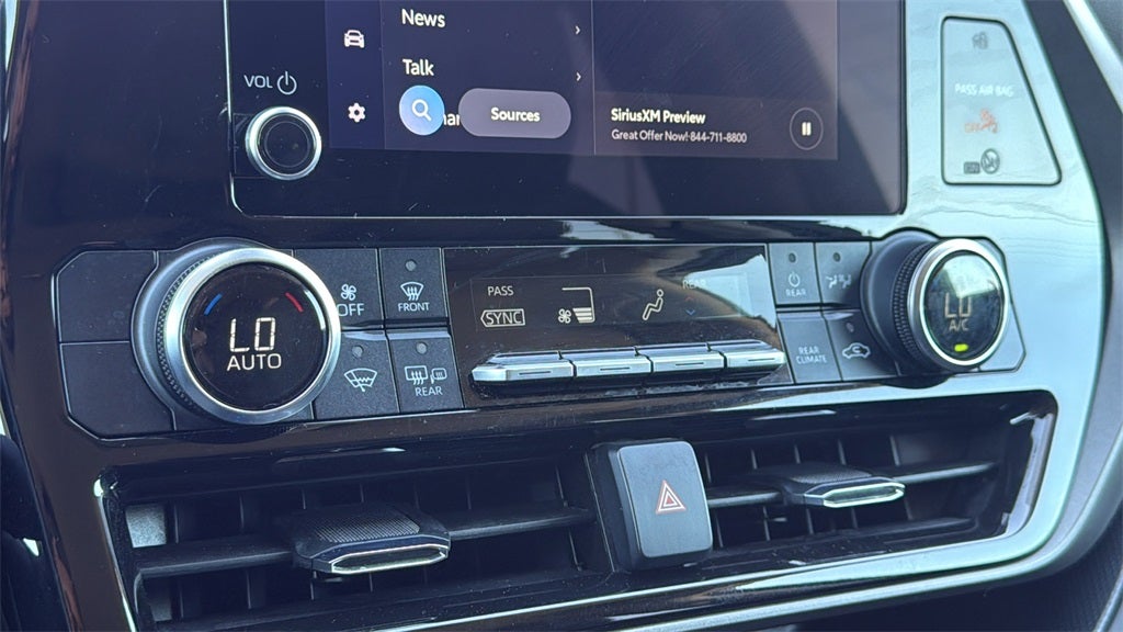 2023 Toyota HIGHLANDER LE