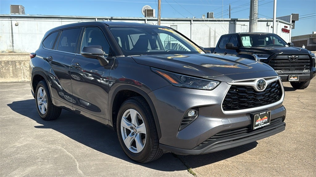 2023 Toyota HIGHLANDER LE