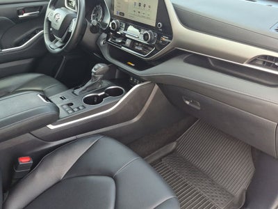 2024 Toyota Highlander XLE