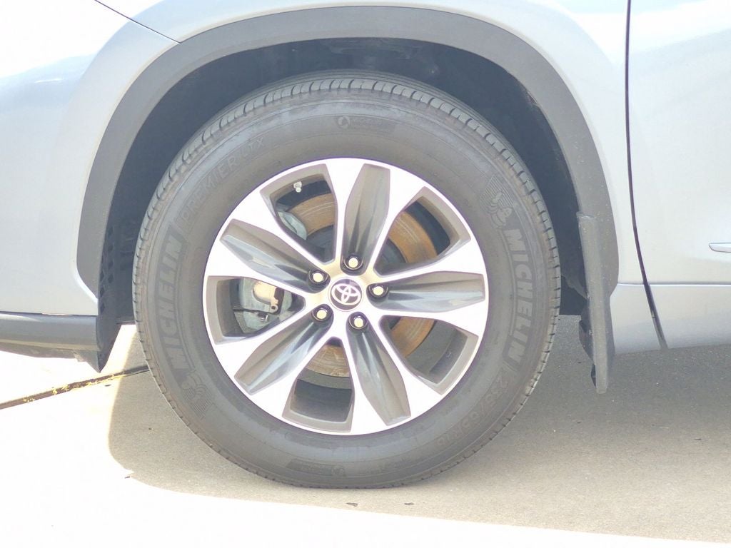 2024 Toyota Highlander XLE