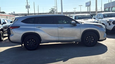 2024 Toyota HIGHLANDER LE