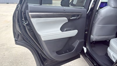2026 Toyota Highlander Platinum
