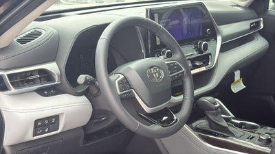 2026 Toyota Highlander Platinum