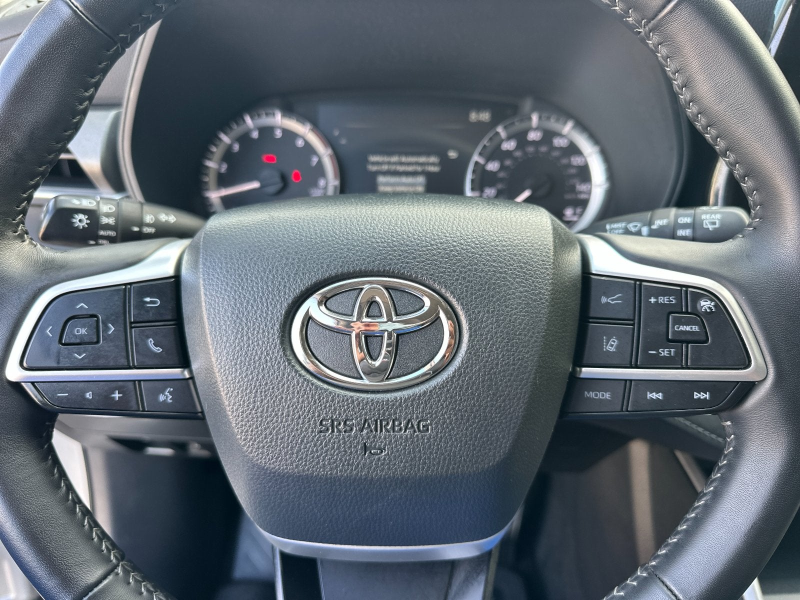 2025 Toyota Highlander LE