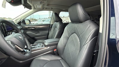2026 Toyota Highlander Platinum