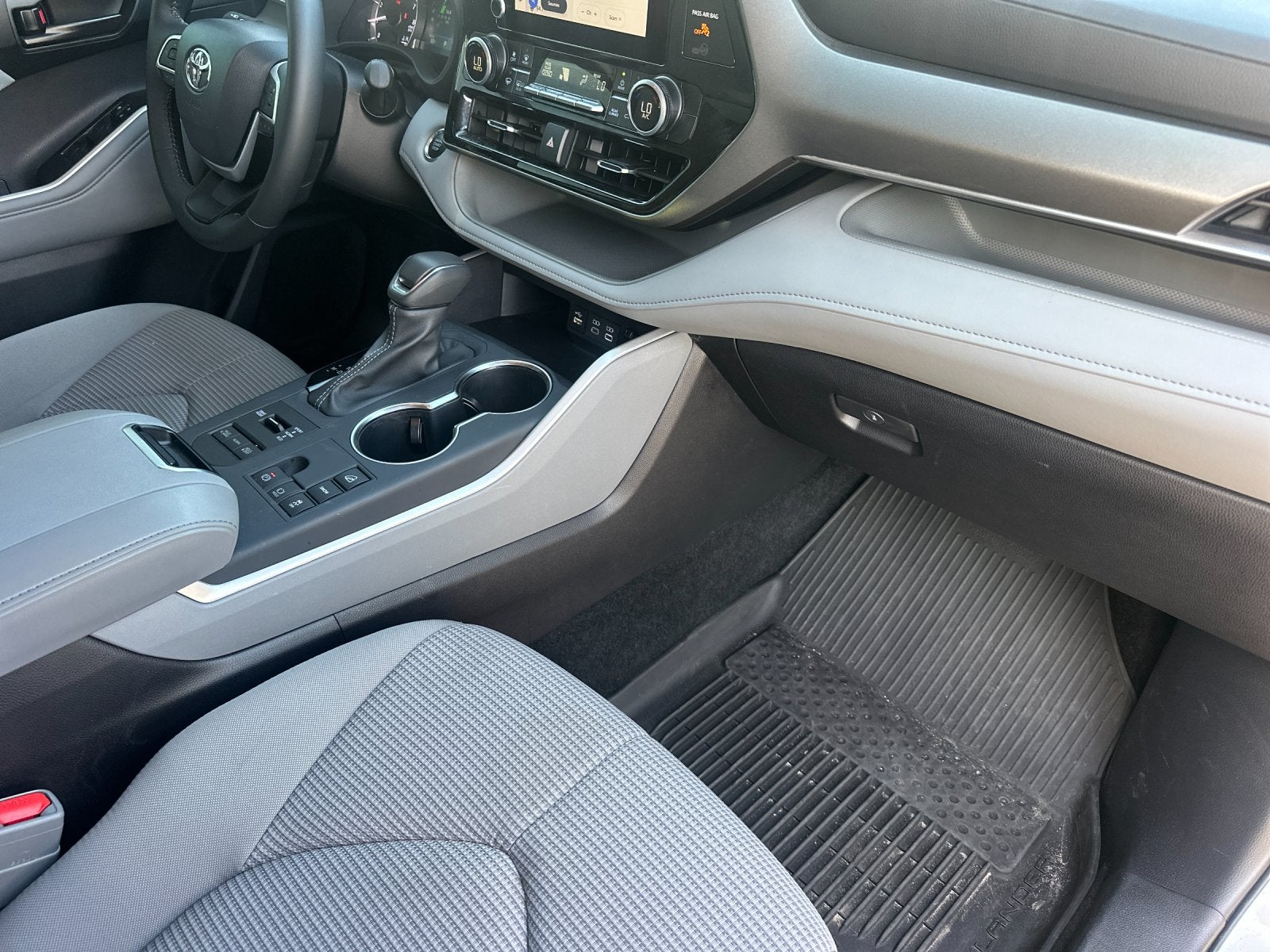 2025 Toyota Highlander LE