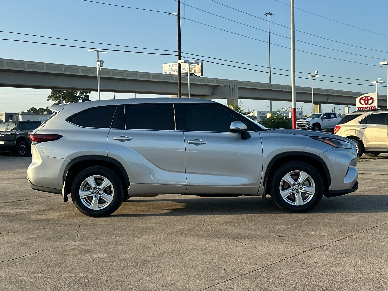 2025 Toyota Highlander LE
