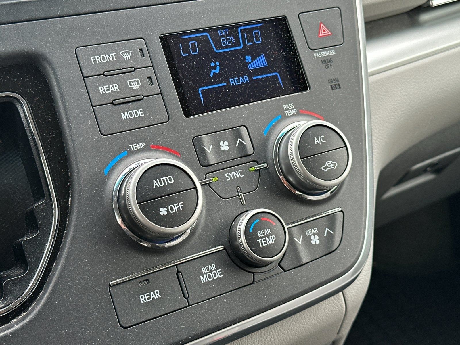 2015 Toyota SIENNA LE 3.5L LE 8 Passenger