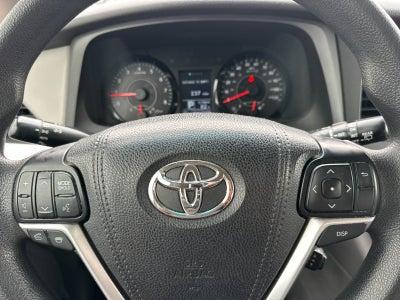 2015 Toyota SIENNA LE 3.5L LE 8 Passenger