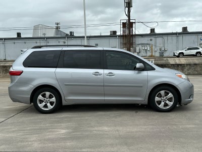 2015 Toyota SIENNA LE 3.5L LE 8 Passenger