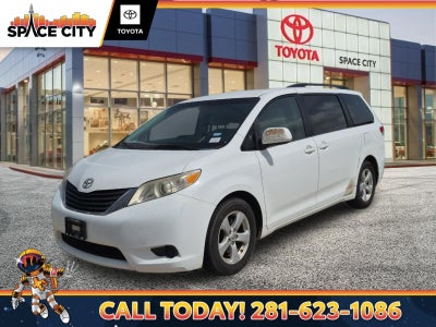 2014 Toyota SIENNA LE 3.5L LE 8 Passenger