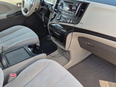 2014 Toyota SIENNA LE 3.5L LE 8 Passenger
