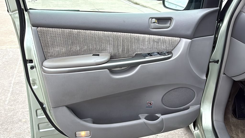 2010 Toyota SIENNA LE