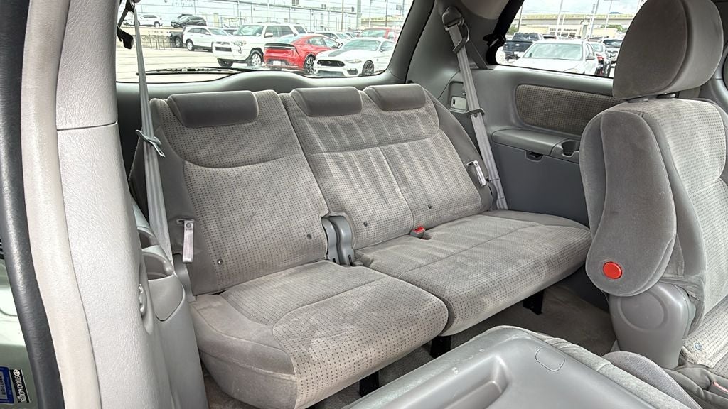 2010 Toyota SIENNA LE