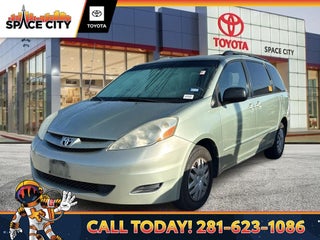 2010 Toyota SIENNA LE
