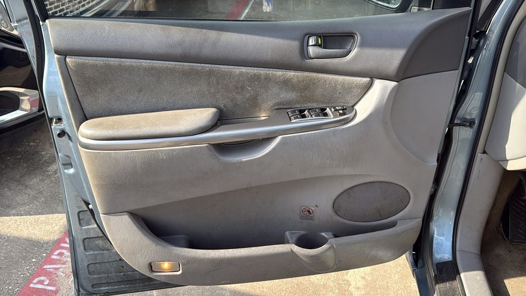 2010 Toyota SIENNA CE