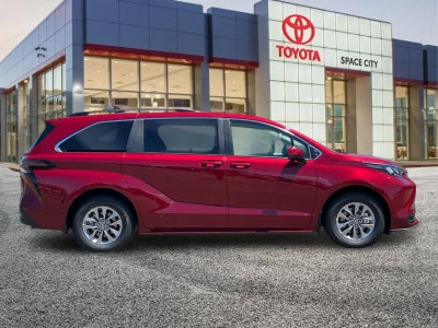 2026 Toyota Sienna LE