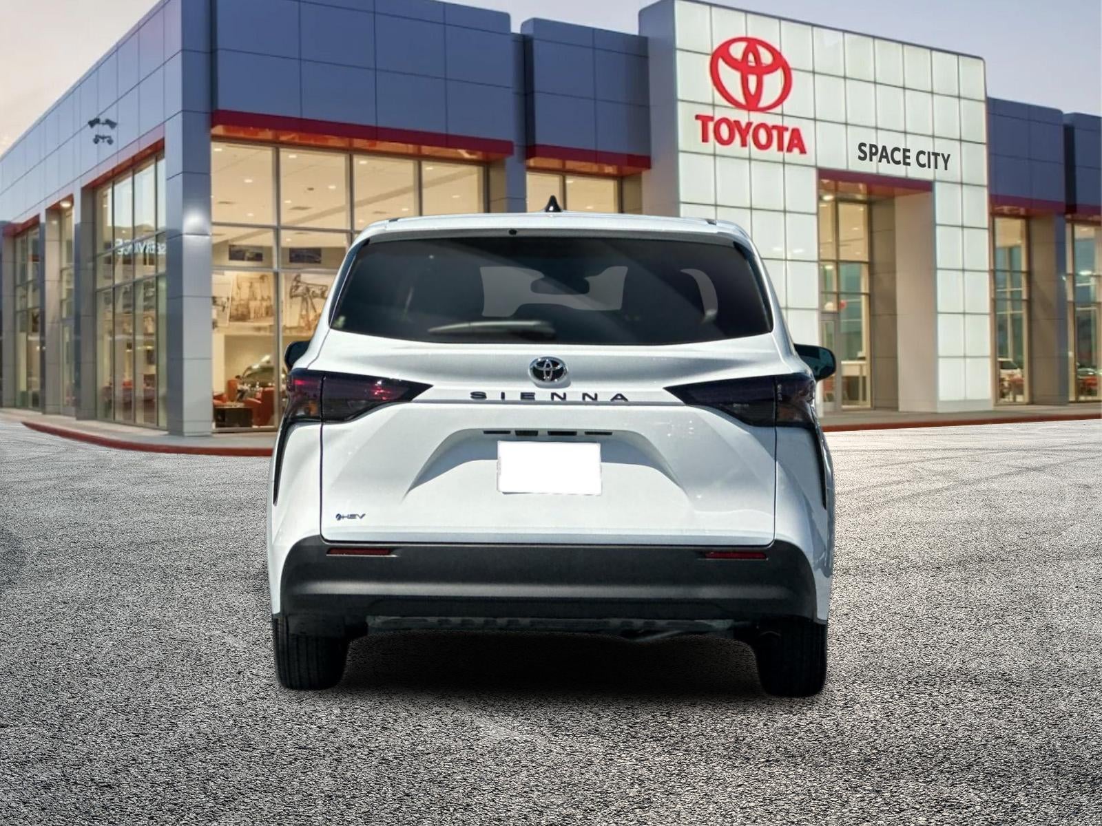 2026 Toyota Sienna LE 8 Passenger