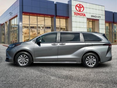 2026 Toyota Sienna LE 8 Passenger
