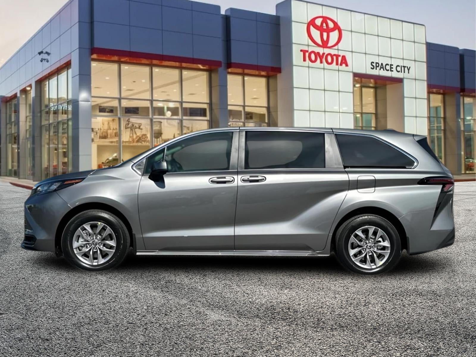 2026 Toyota Sienna LE 8 Passenger